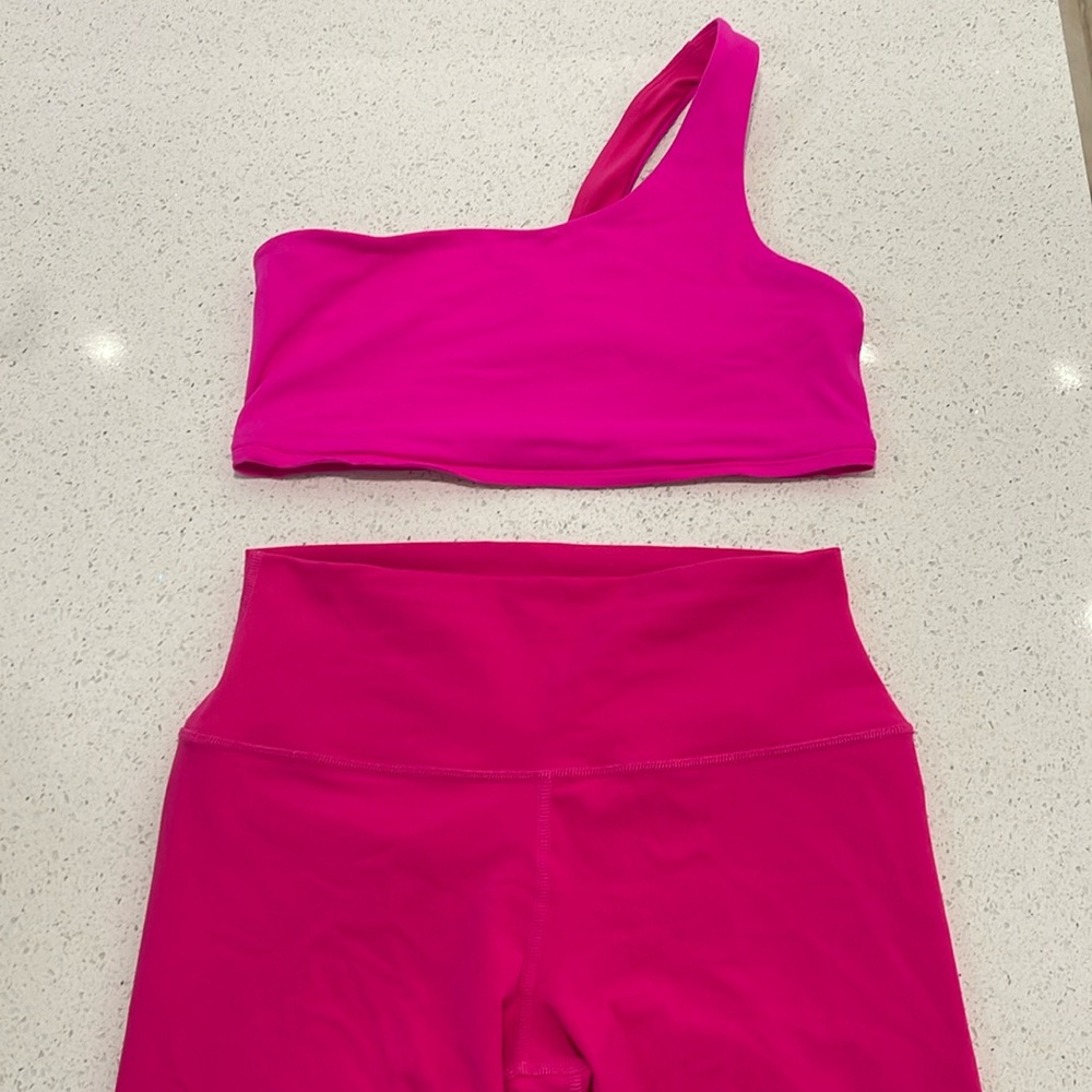 Alo Pink Sports Bra and Leggings set
